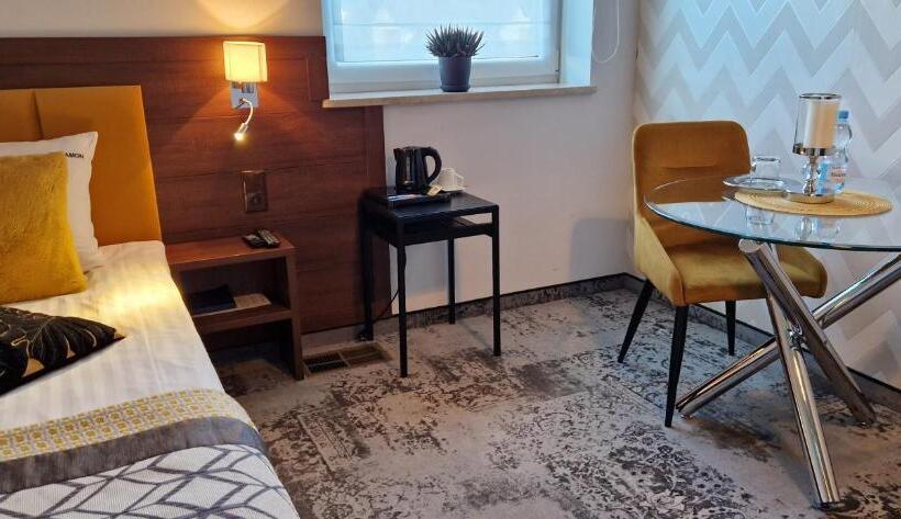 舒适型单人间, Cynamon