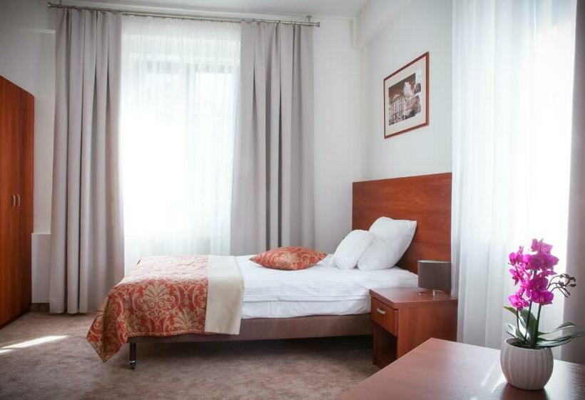 اتاق لوکس یک تخته, Dom Na Podwalu