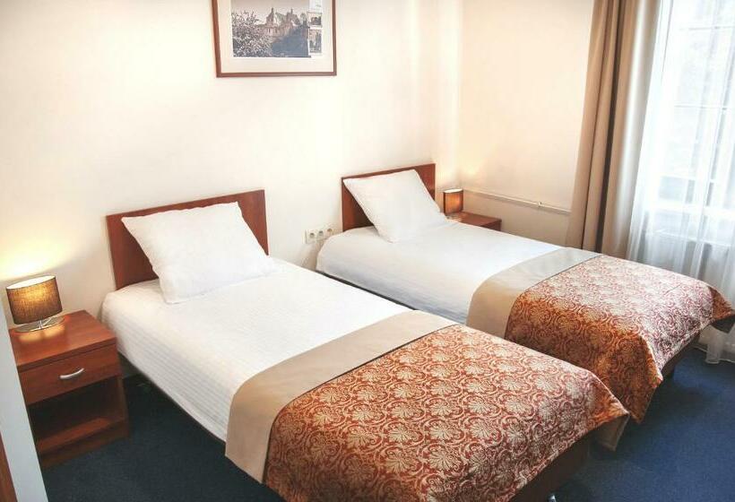 اتاق استاندارد, Dom Na Podwalu