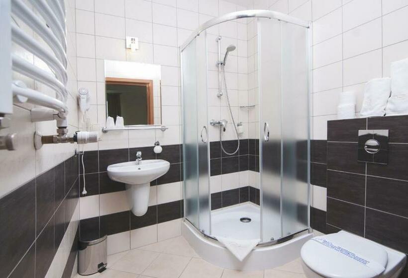 اتاق استاندارد, Dom Na Podwalu