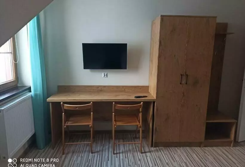 Standard-huone, Konopielka
