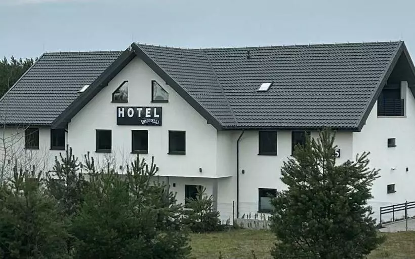 Premium Neljän Hengen Huone, Konopielka