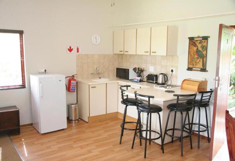 小室, Hildesheim Guest House