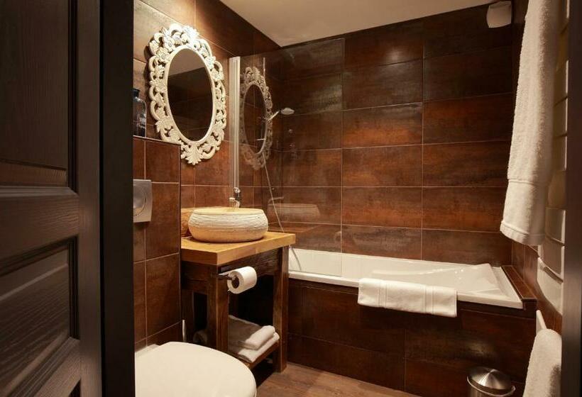 Номер Стандарт, Hôtel Le Manoir Des Montagnes