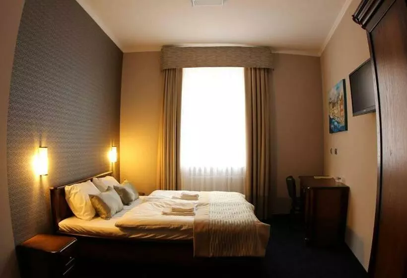 Standard-huone, Kamienica