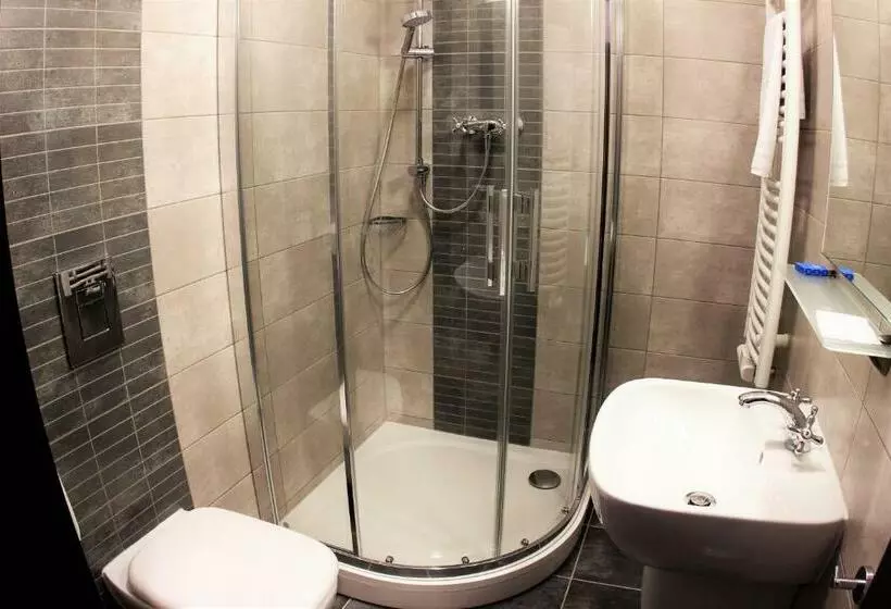 Classic Yhden Hengen Huone, Kamienica
