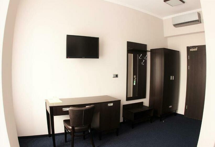 חדר יחיד קלאסי, Kamienica