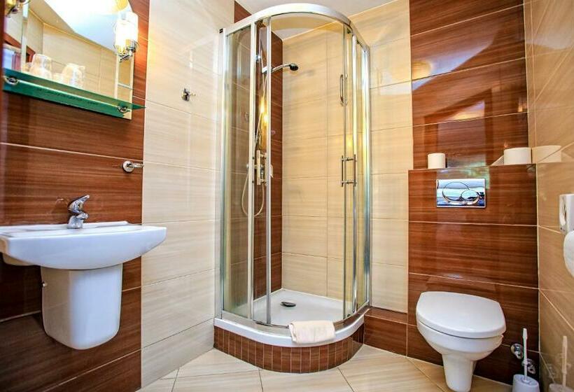 Номер Стандарт, Karolinka