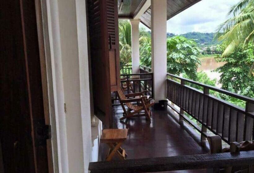 غرفة قياسية مزوَّدة بشُرفة, Mao Phashok Guesthouse