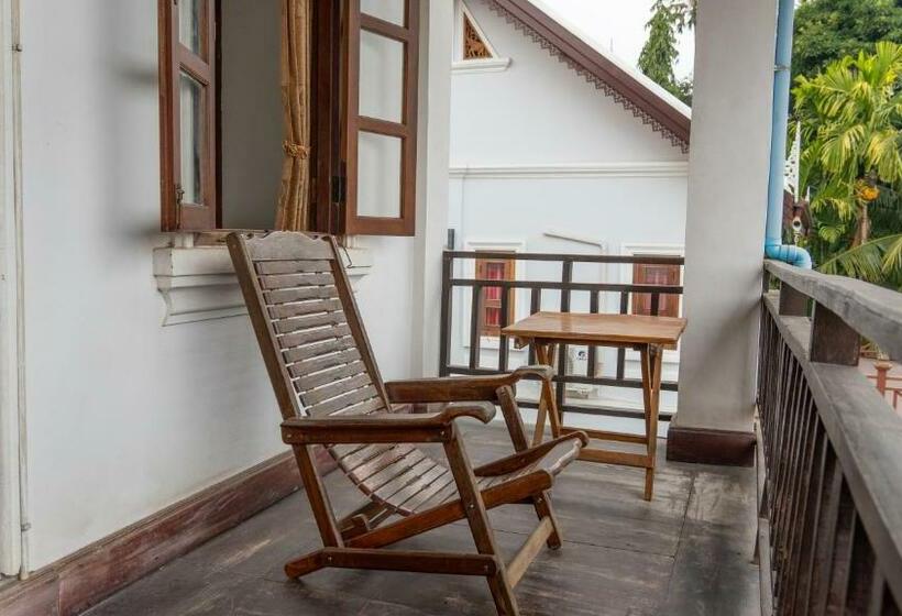 غرفة قياسية مزوَّدة بشُرفة, Mao Phashok Guesthouse