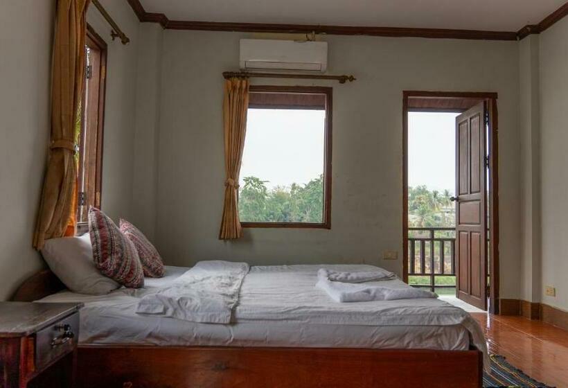 غرفة قياسية مزوَّدة بشُرفة, Mao Phashok Guesthouse