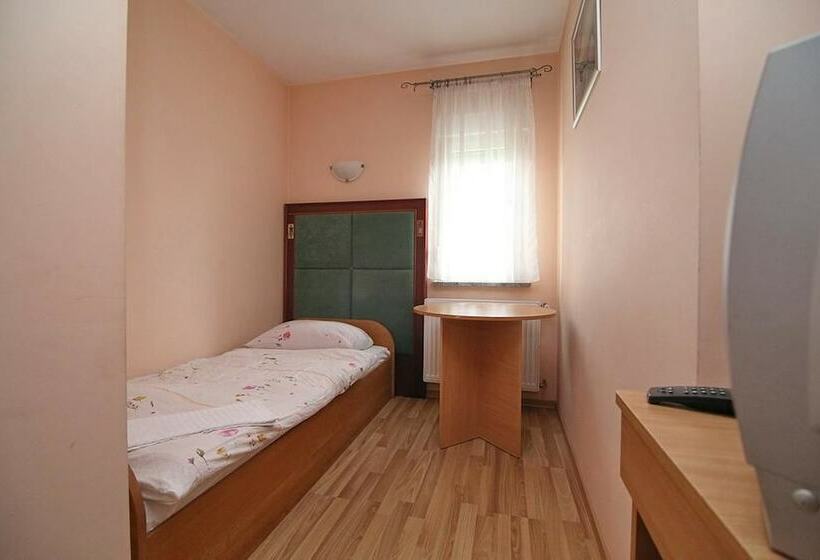 غرفة قياسية فردية, Noclegi Europa