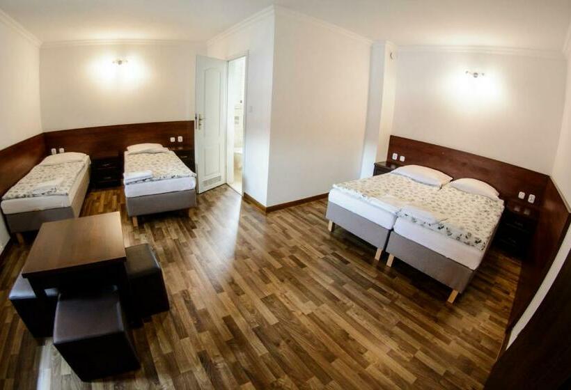 غرفة قياسية رباعية, Noclegi Europa