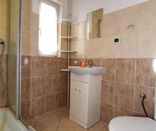 غرفة قياسية فردية, Noclegi Europa