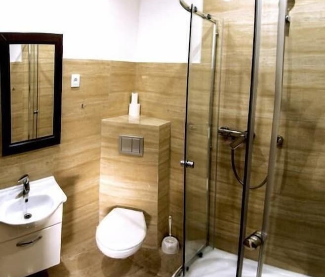 غرفة قياسية رباعية, Noclegi Europa