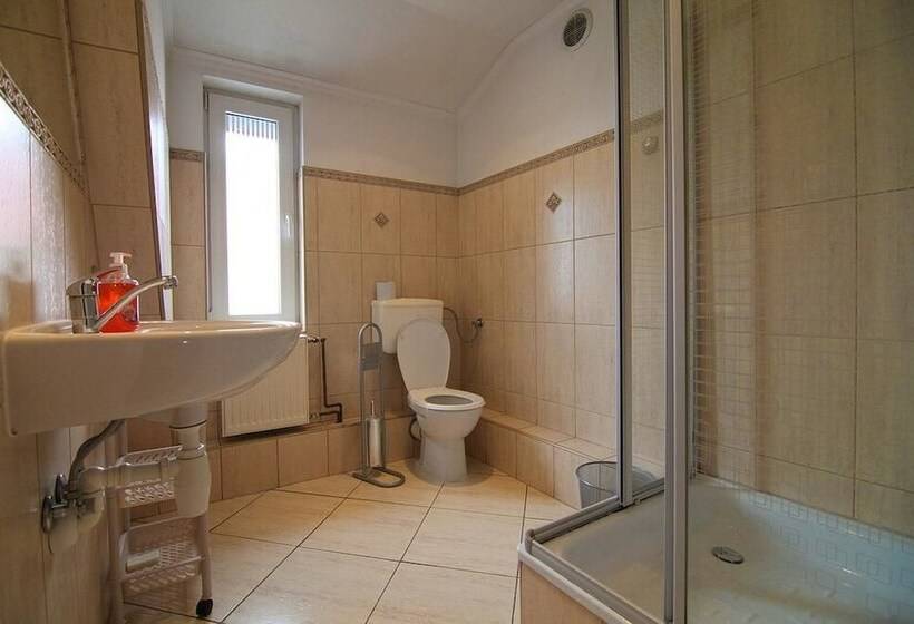 غرفة قياسية فردية, Noclegi Europa