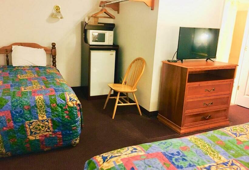 غرفة ديلوكس ثلاثية, North Country American Inn