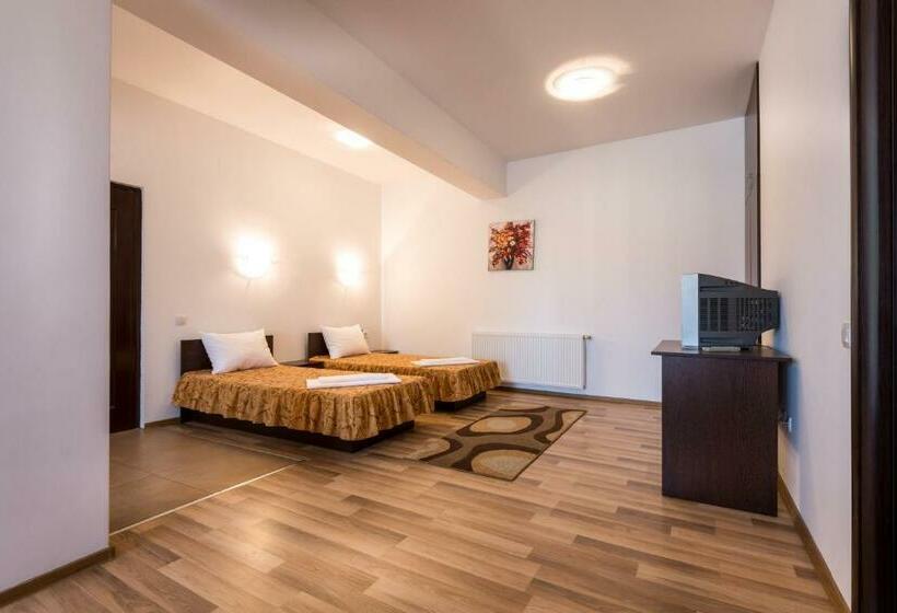 家庭套房, Pensiunea Zbor