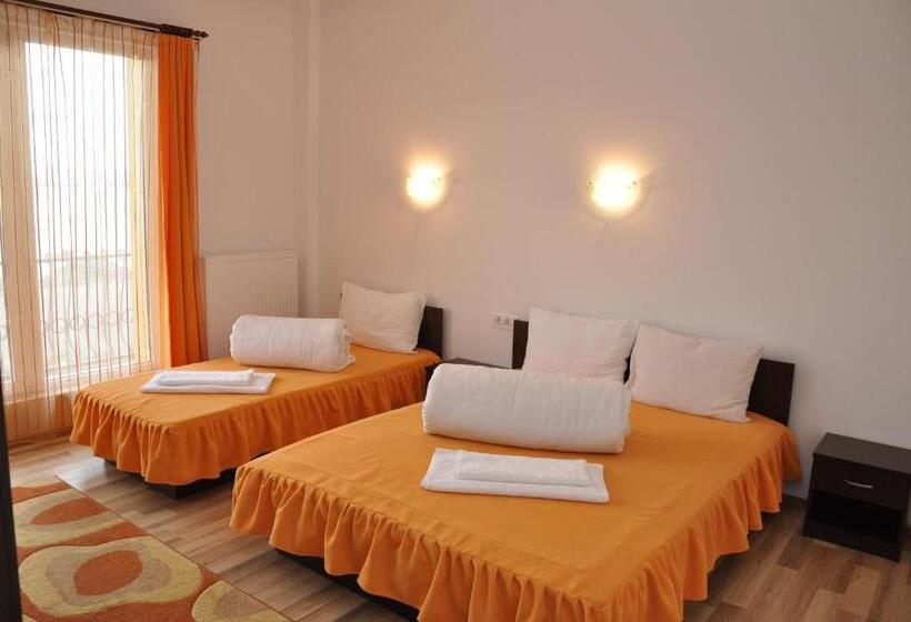 标准三人间, Pensiunea Zbor