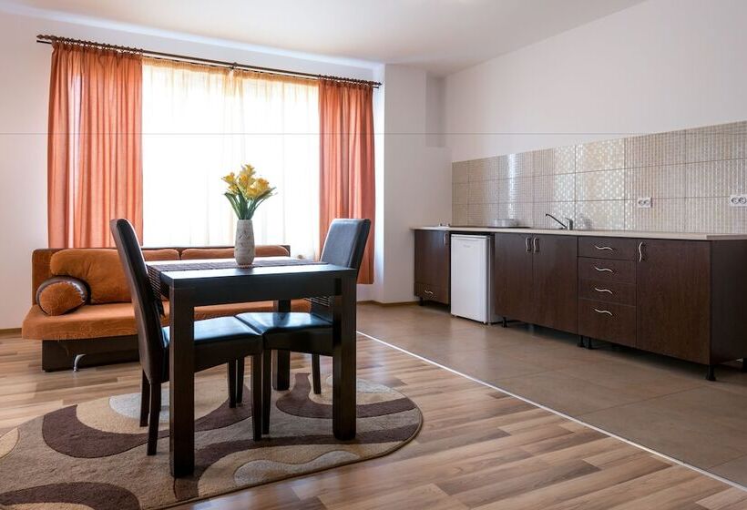 家庭套房, Pensiunea Zbor