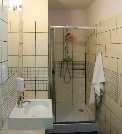 标准间, Przy Baszcie