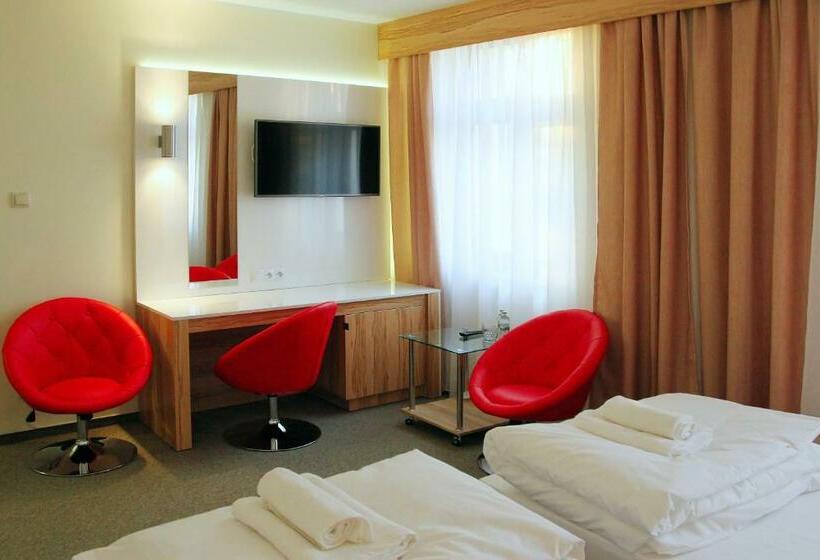 标准间, Przy Baszcie