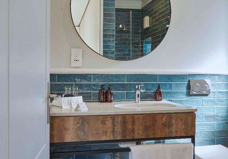 سوییت سوپریور, Chapter House Boutique Hotel By The Living Journey Collection