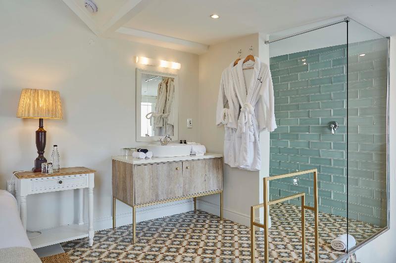 سوییت سوپریور, Chapter House Boutique Hotel By The Living Journey Collection