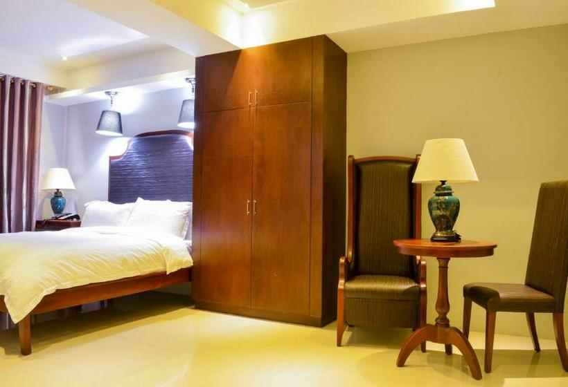 סוויטה אקזקיוטיב, Ritz