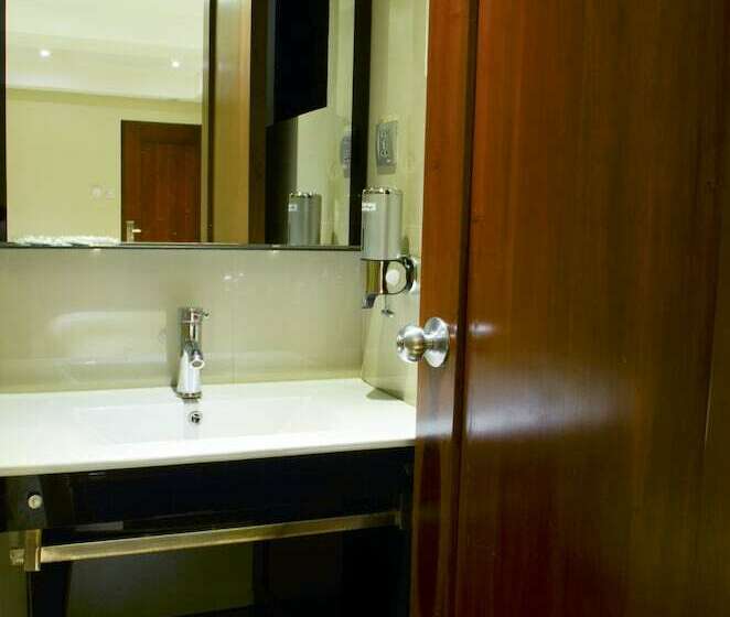 חדר דלוקס, Ritz