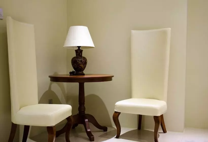 Königs Suite, Ritz