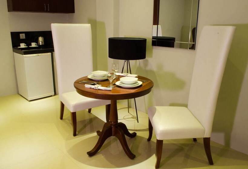 סוויטה מלכותית, Ritz