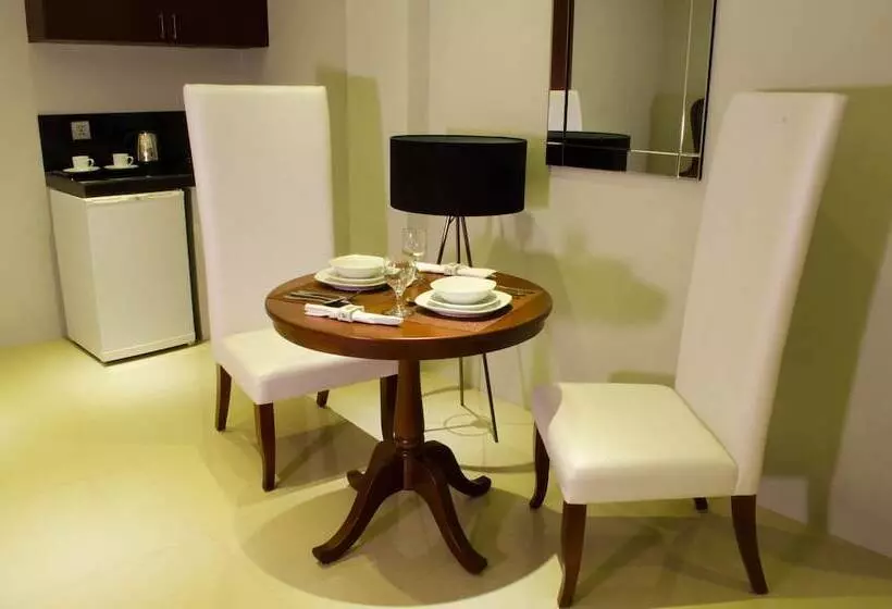 Königs Suite, Ritz