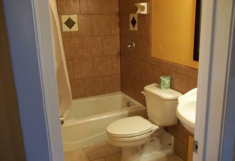 带大床的标准间, Scottish Inns Galveston