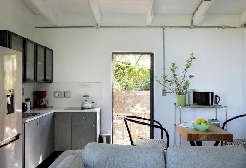 منزل غرفة نوم واحدة, Sugarbird Manor