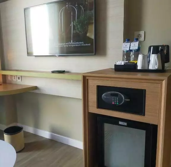 デラックスルーム, Swissbelinn Saripetojo Solo