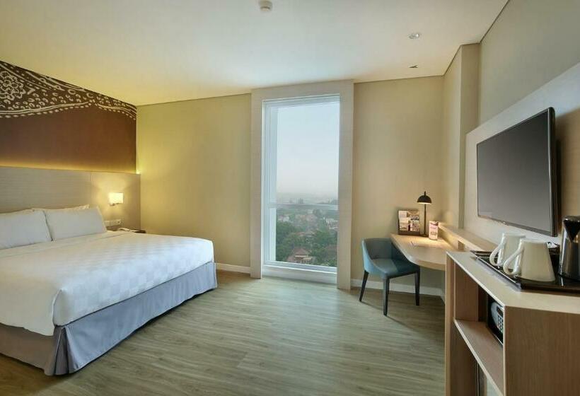 豪华房间, Swissbelinn Saripetojo Solo