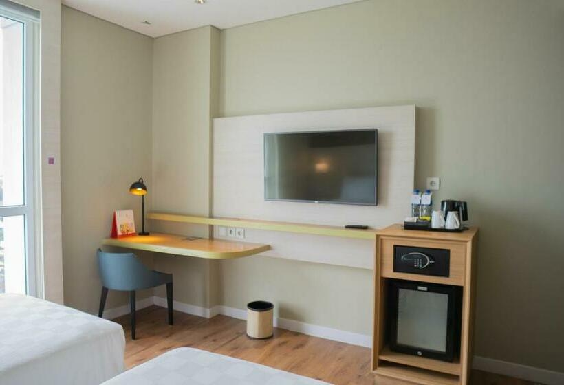 디럭스 룸, Swissbelinn Saripetojo Solo