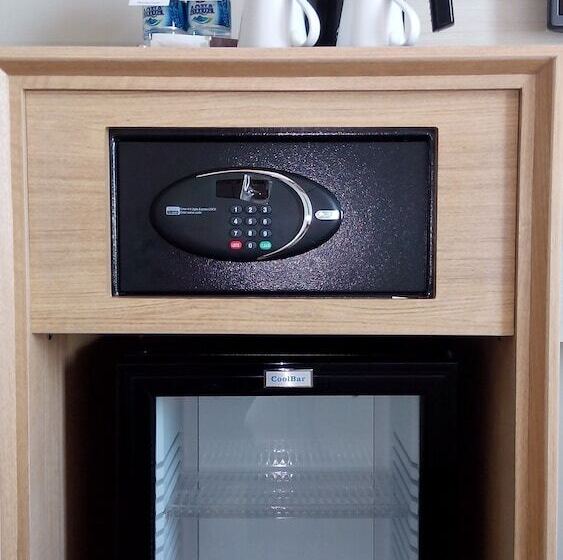 豪华房间, Swissbelinn Saripetojo Solo