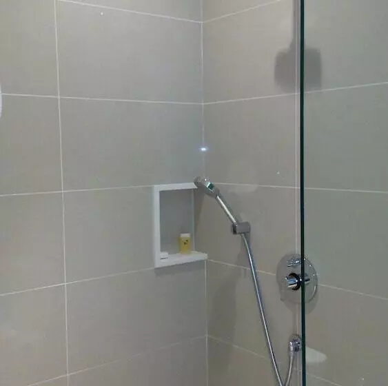 デラックスルーム, Swissbelinn Saripetojo Solo
