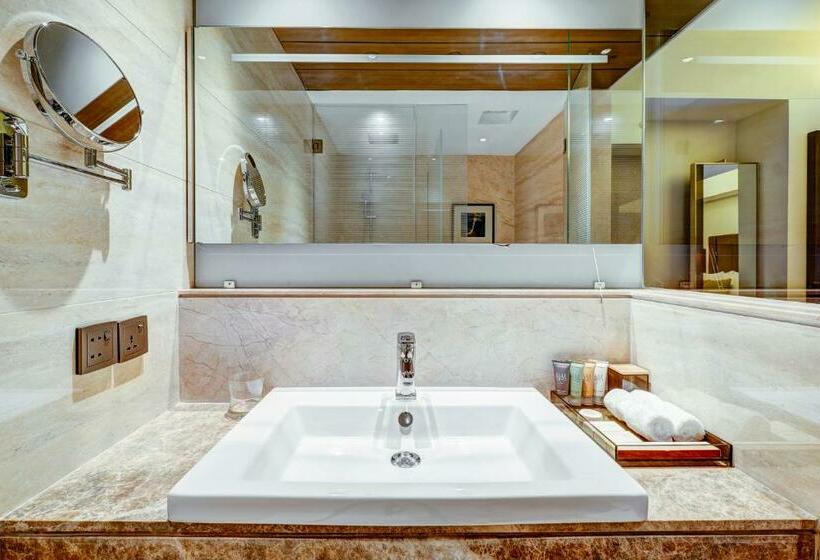 اتاق لوکس یک تخته, The Way Dhaka