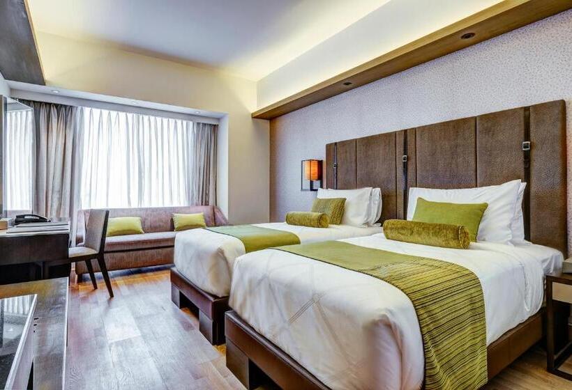 اتاق لوکس, The Way Dhaka