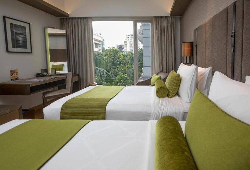 اتاق لوکس, The Way Dhaka