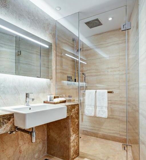 اتاق اجرایی, The Way Dhaka