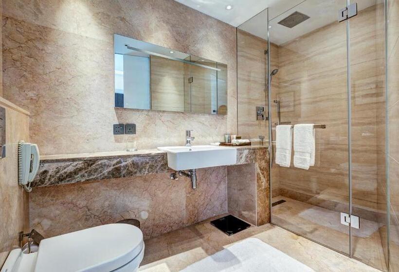 اتاق اجرایی, The Way Dhaka