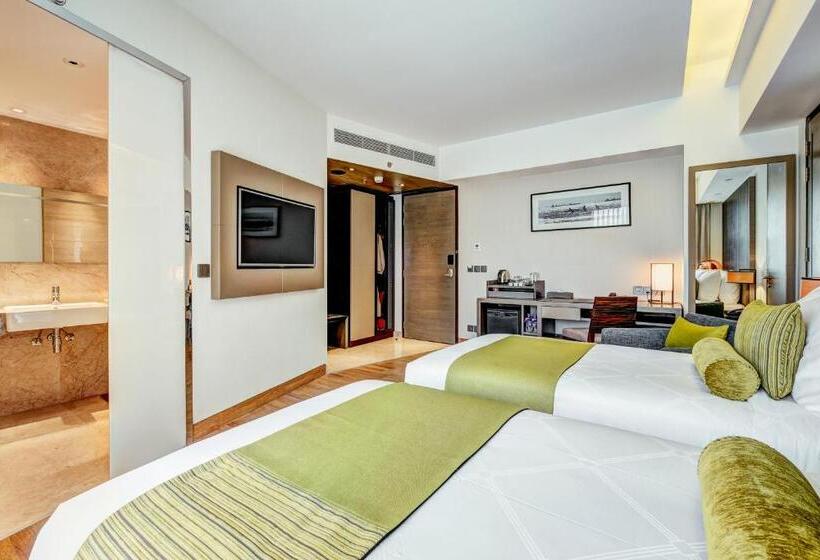 اتاق اجرایی, The Way Dhaka