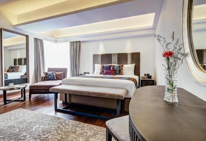 سوئیت پریمیوم, The Way Dhaka