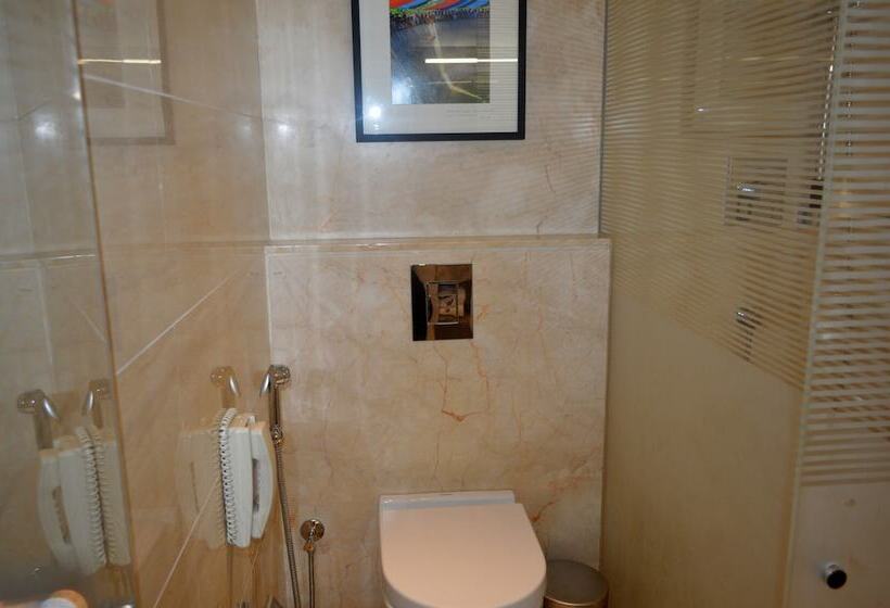 اتاق لوکس یک تخته, The Way Dhaka