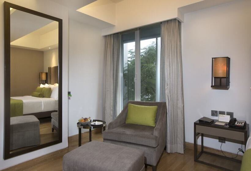 اتاق لوکس یک تخته, The Way Dhaka