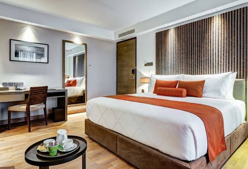 اتاق لوکس, The Way Dhaka